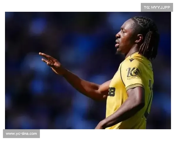 埃泽戴帽瞬间，酋长球场陷入狂欢